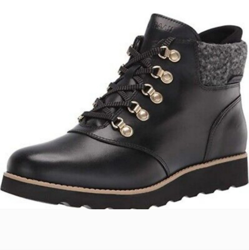 Boots - Picture 4 of 9